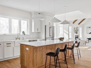 38 Grove St, Reading, MA 01867