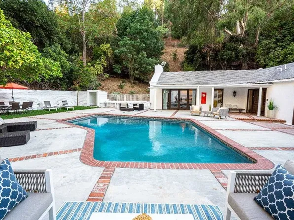 3183 N Laurel Canyon Blvd, Studio City, CA 91604