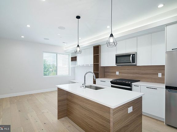 4th image of 1620 Germantown Ave #B