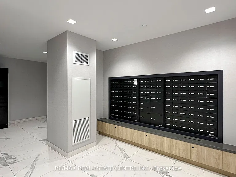 1010 Dundas St E #Penthouse 12 — Photo 41