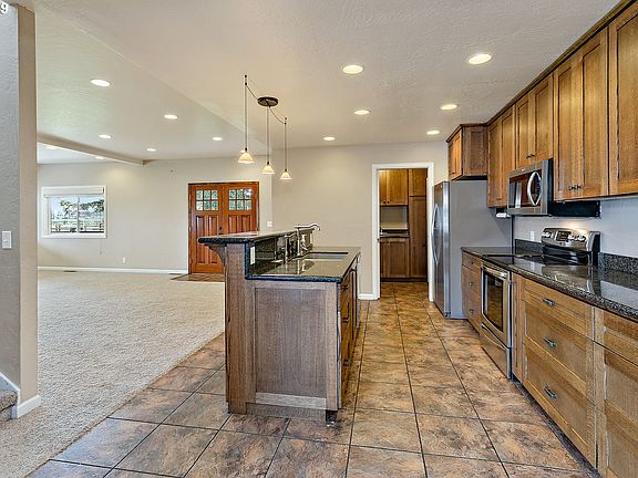 3rd image of 1446 Ross Ln N
