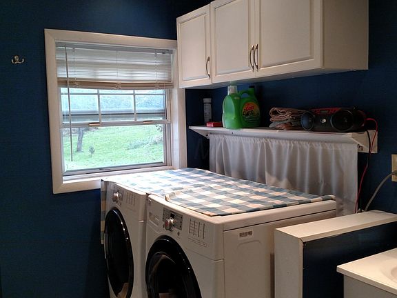 4th image of 1195 Rainbow Dr NE