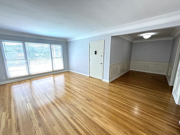 5th image of 11747 Moorpark St #3