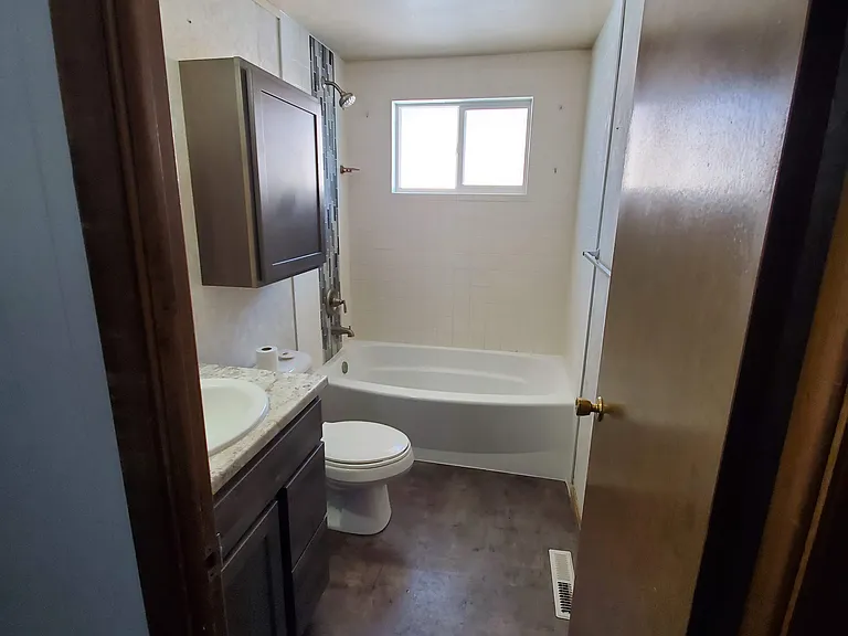 1814 Amherst Ave — Photo 13