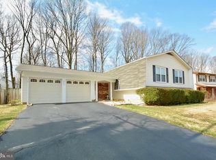 9158 Rockefeller Ln, Springfield, VA 22153