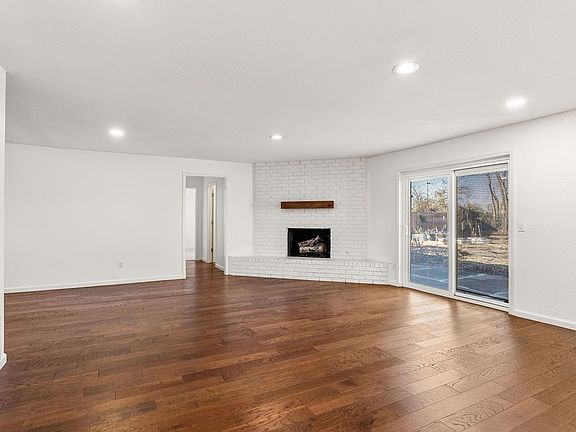 5th image of 410 SW 10th St