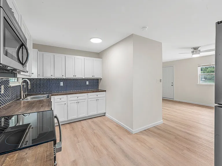 1417 Plaza Pl — Photo 8