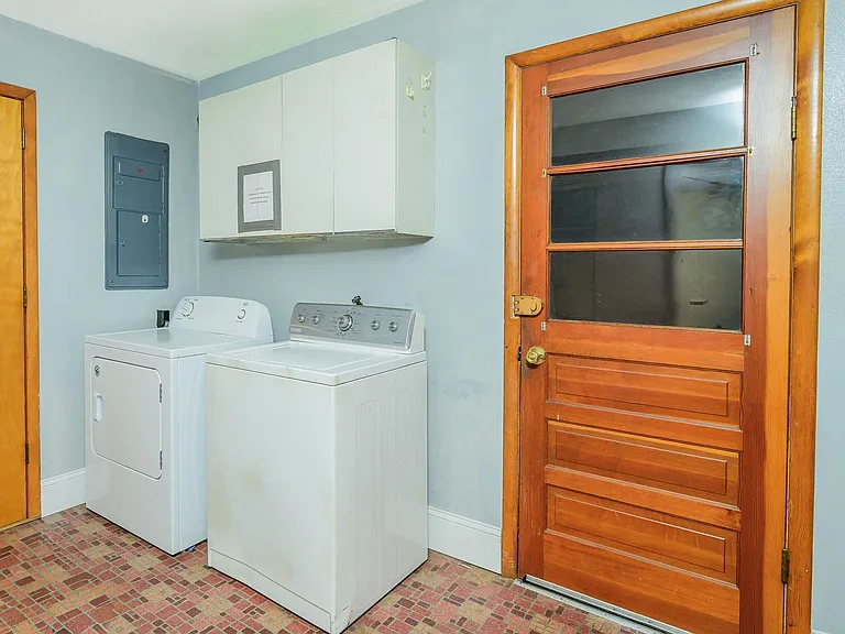 117 N Hillsdale Dr — Photo 29