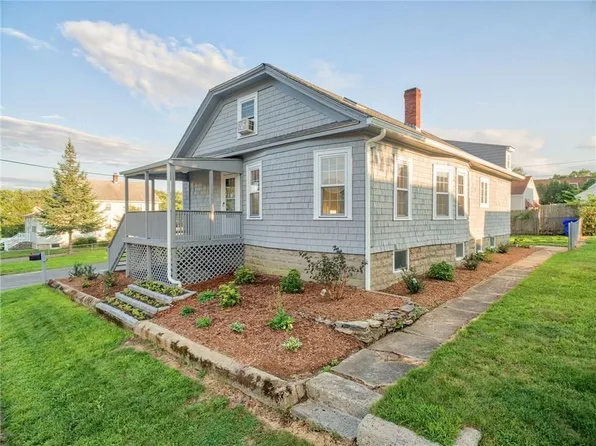 17 Ivan Ave, Riverside, RI 02915