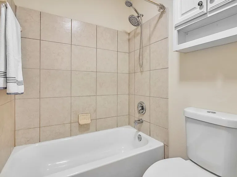 1722 Sun Point Ct — Photo 30