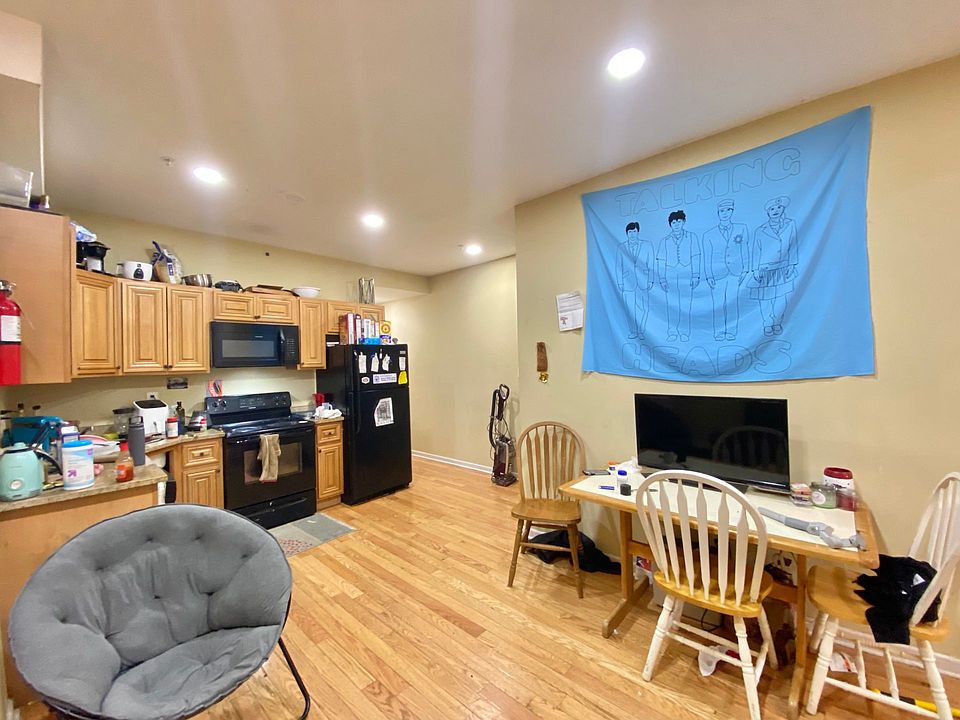 1st image of 1409 W Jefferson St APT A
