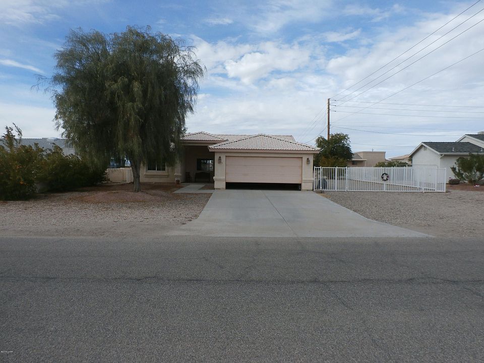 1st image of 3275 Bluegrass Dr