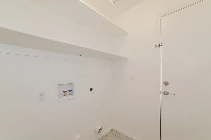 9542 W Potter Dr — Photo 14