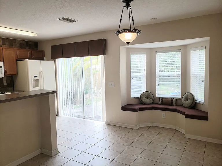 10310 Lakeside Vista Dr — Photo 5