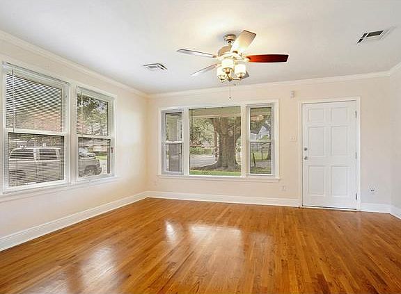 4th image of 76 Willow Dr