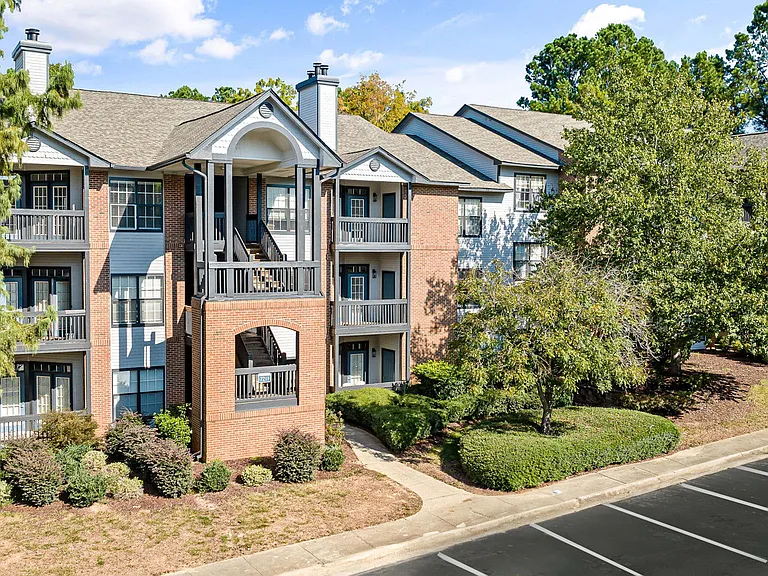 Lakeside Apartment Community in Raleigh, NC