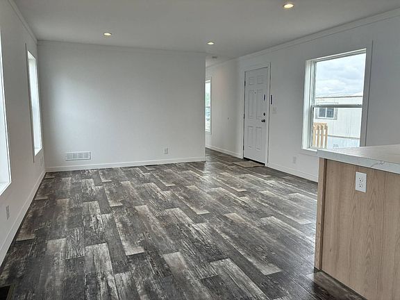 3rd image of 1013 Roughlock Ln