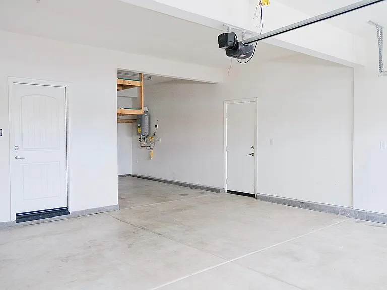 14810 Shelburne Ct — Photo 37