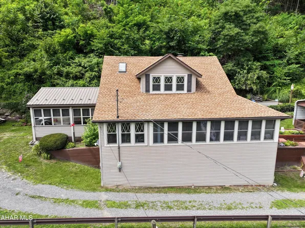 7 Wright Blvd, Six Mile Run, PA 16679