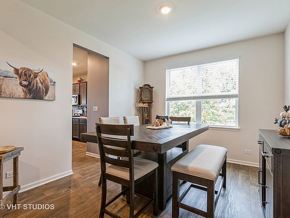 4th image of 1413 E Finch Ct