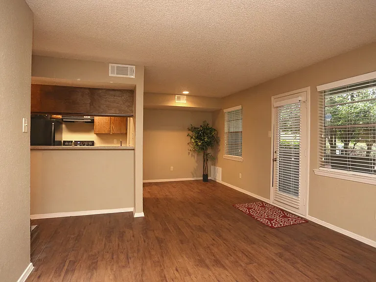 Cedar Bend — Photo 34