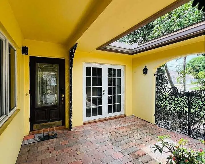 7834 Edgewater Dr — Photo 3