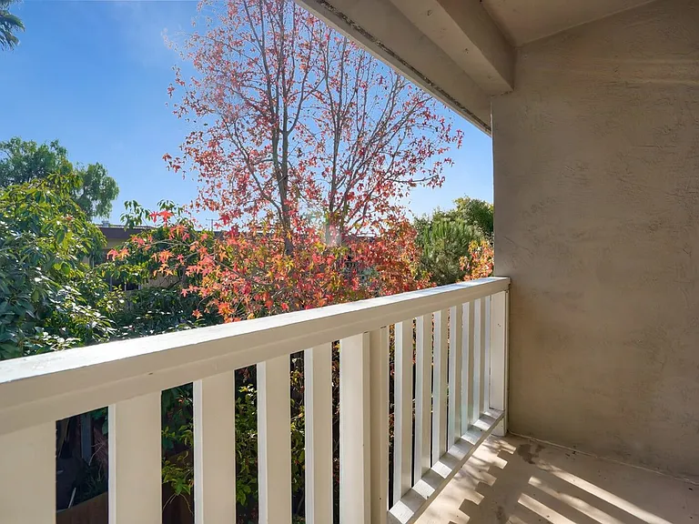 2x1 Balcony 2x1 Balcony