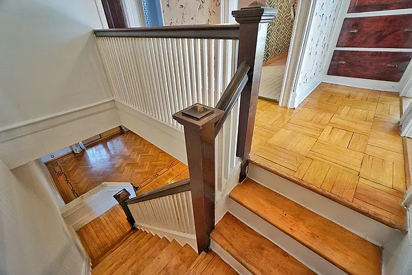 Rented by REMAX Elite | media 12