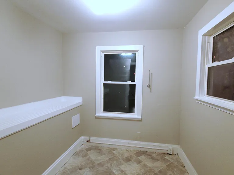703 Riddle Rd — Photo 6