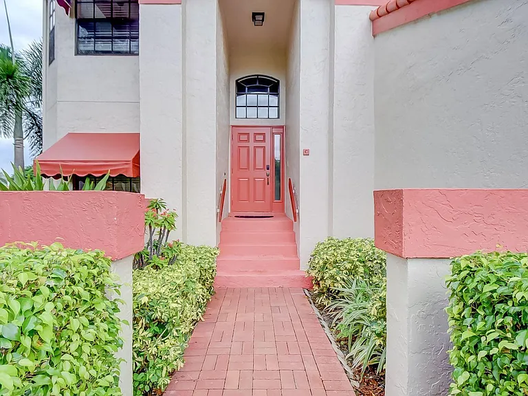 7657 Lexington Club Blvd #C — Photo 3