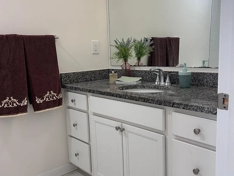 735 Station Rd — Photo 17
