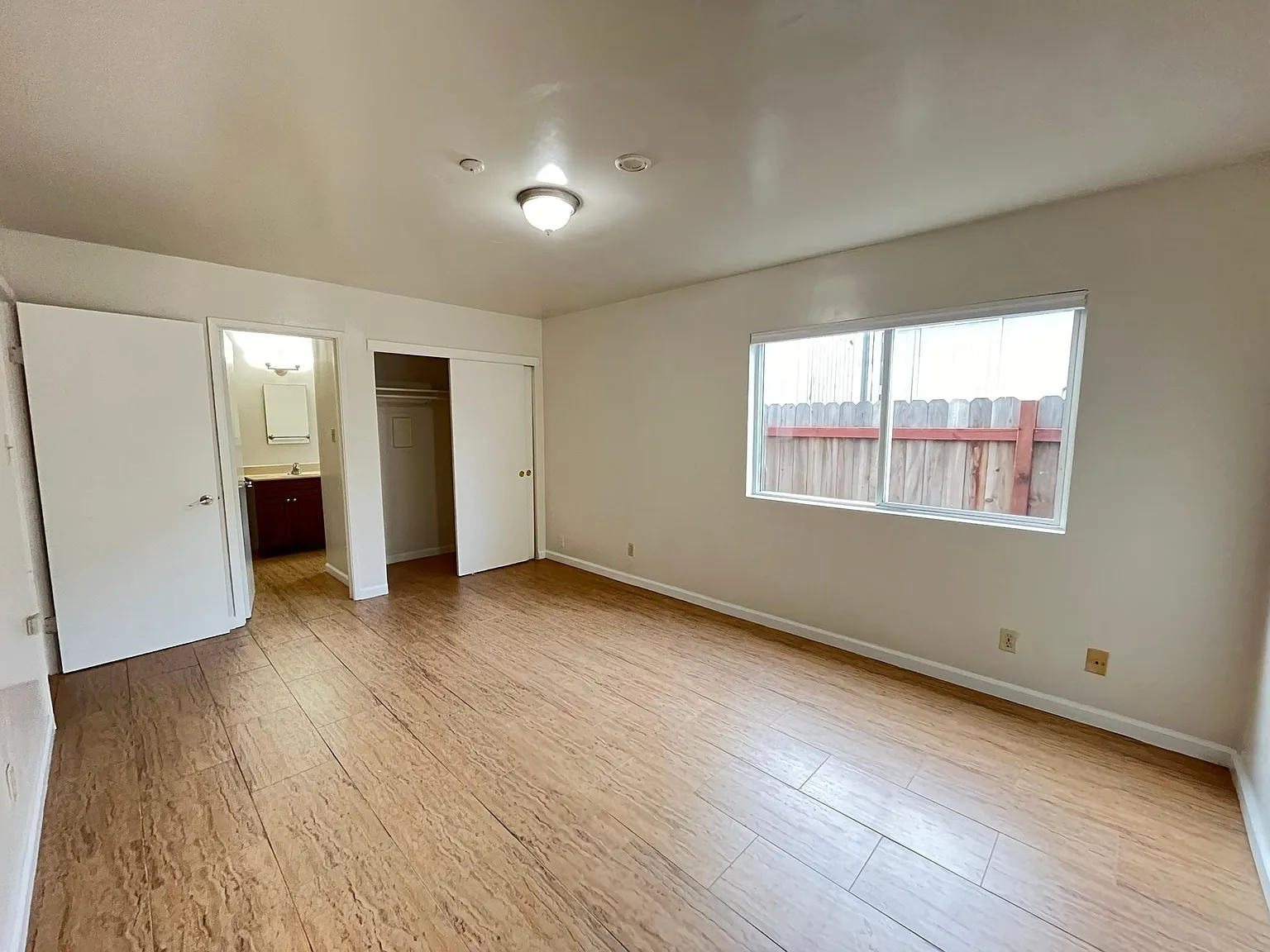 1 bed, 700 sqft, $1,700 — Photo 1