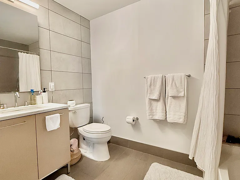 1400 Hudson St #510 — Photo 7