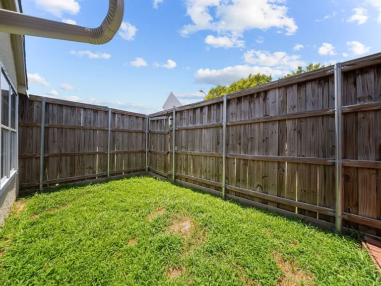 5501 Stoney Glen Dr — Photo 16