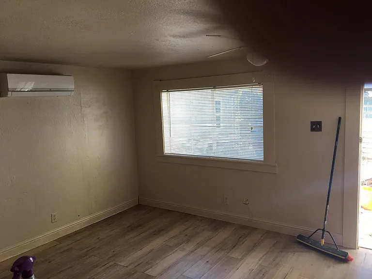 10460 Franklin Blvd #1 — Photo 6