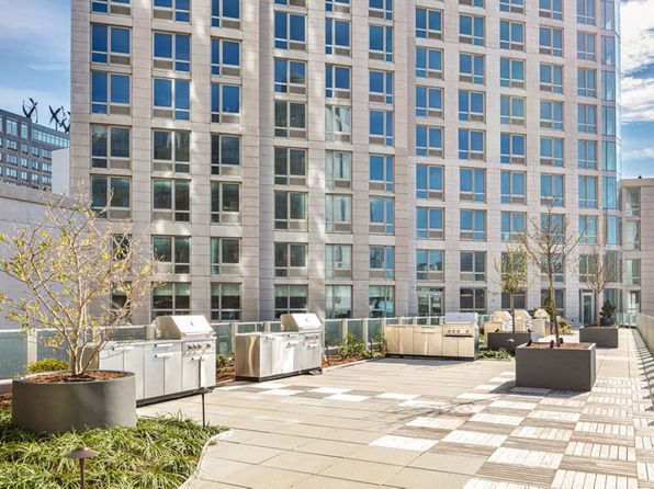 22-44 Jackson Ave #4701