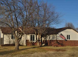 204 E Derby Hills Dr, Derby, KS 67037