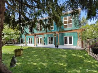 13914 Toad Holler Pl NE, Bainbridge Island, WA 98110