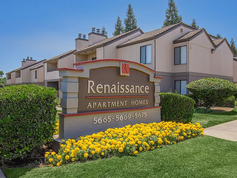 Renaissance Apartments — Photo 24