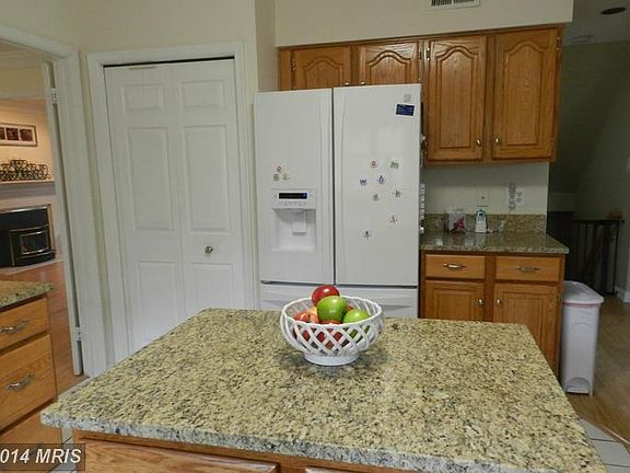 3rd image of 4 Silverfield Ct