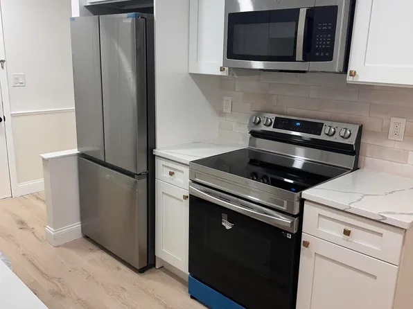 32 Meadow Green Cir Unit F, Manalapan, NJ 07726