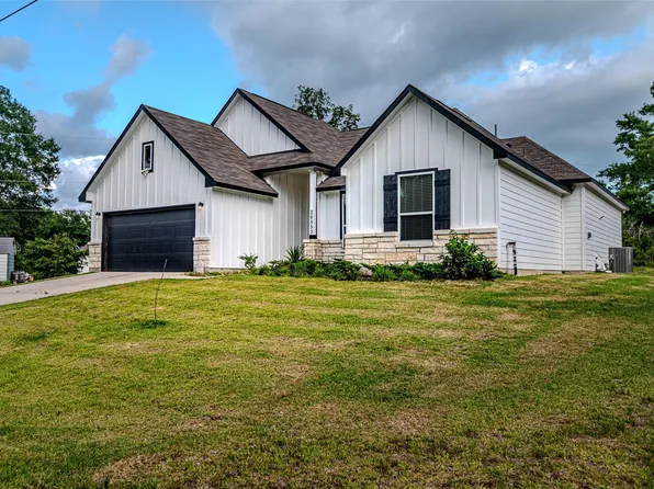 26553 Doe Ln, Hempstead, TX 77445
