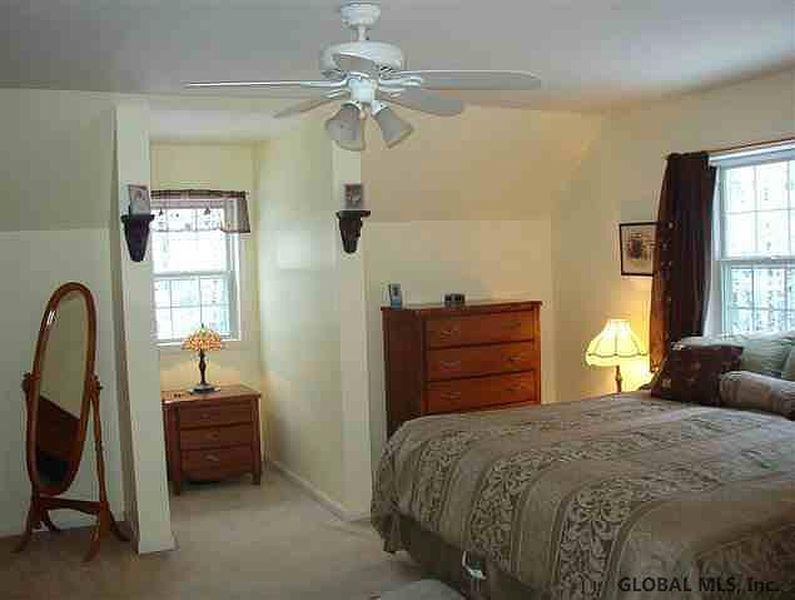 5th image of 3 Court
