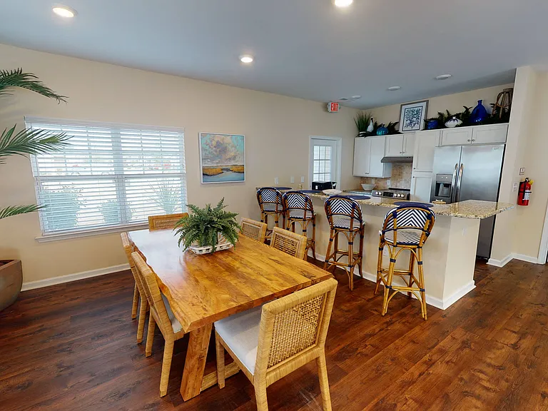 River Oaks Villas — Photo 8