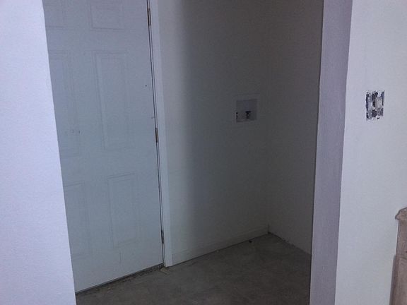 5th image of 704 Washington St