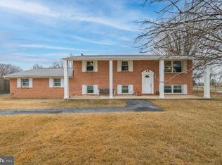 8137 Summit Point Rd, Charles Town, WV 25414