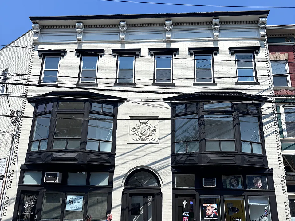 251 Mill St #1