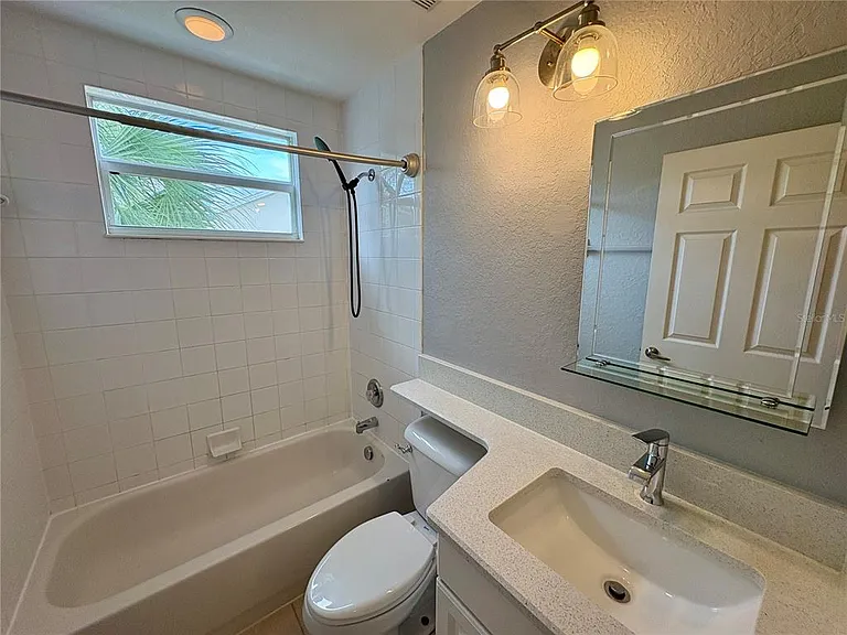 6421 Bay Cedar Ln — Photo 20