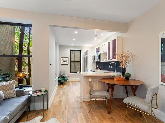 3rd image of 790 Saint Johns Pl APT 2A