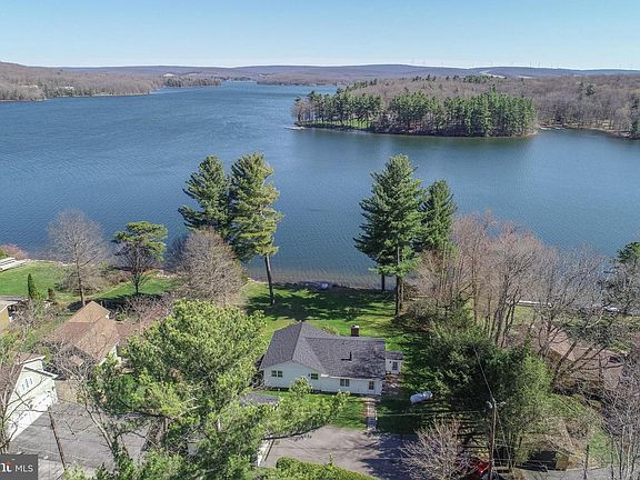3rd image of 2332 Paradise Point Rd